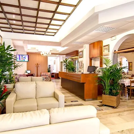 Hotel New 3*