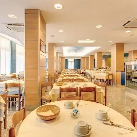 Hotel New 3*