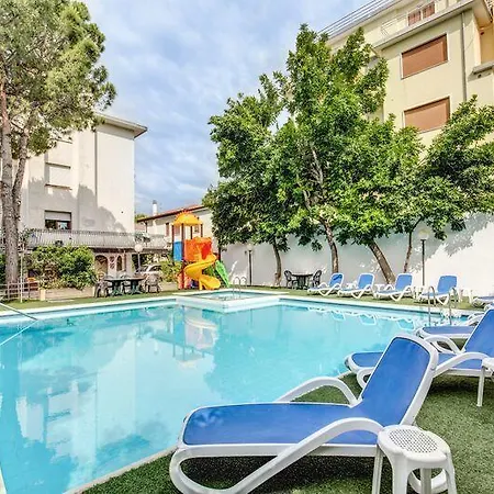 Hotel New 3*