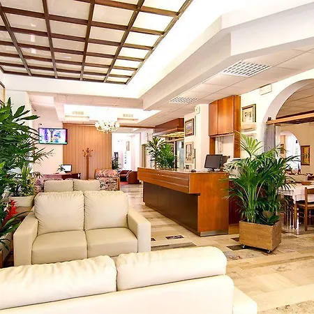 Hotel New 3*