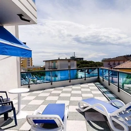 Hotel New 3*