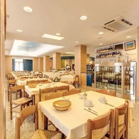 Hotel New 3*